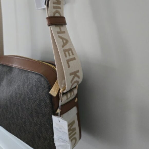 Michael Kors Jet Set MAEVE MRSP 298!!! NWT - Picture 4 of 11